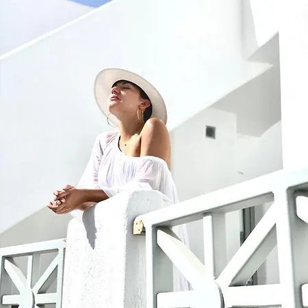 Memorable 3* Fira (Santorini)